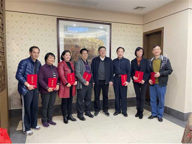 图片说明